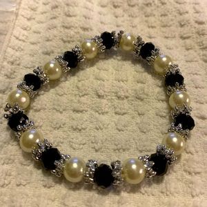 Grandest Birch Black and Pearl Bracelet